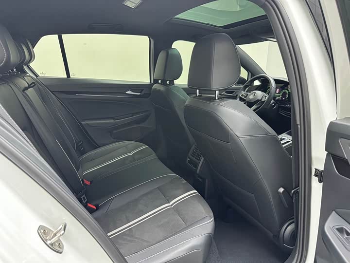 Volkswagen VW Golf