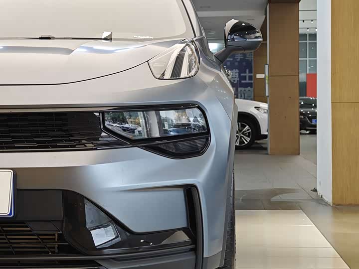 Lynk & Co 01