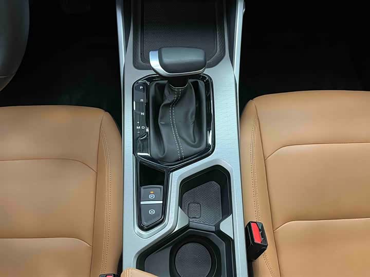 Geely Emgrand 2025 поколение (часть обозначения) 4 номер поколения