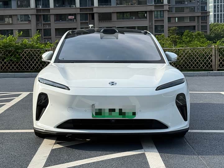 Nio ET5