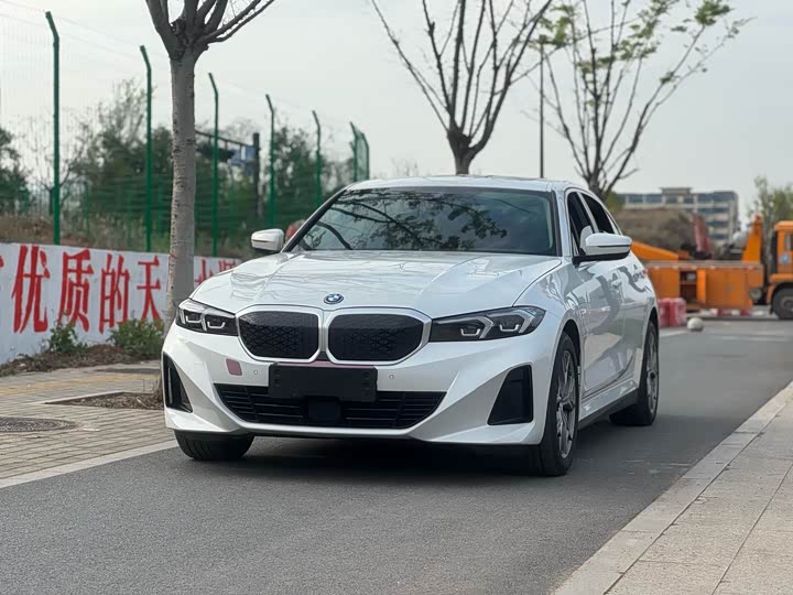 BMW i3 eDrive 35 L