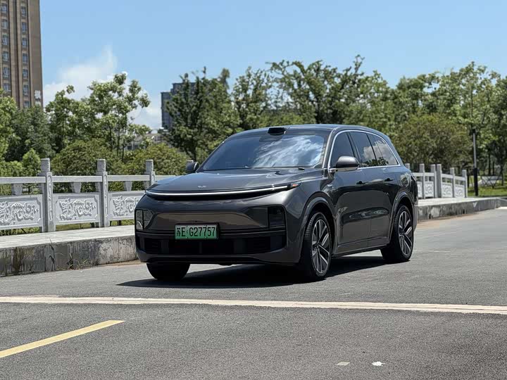 Li Auto L8