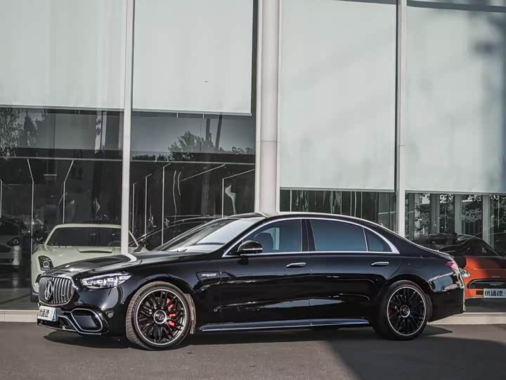 Mercedes-Benz AMG S 63 L E Performance