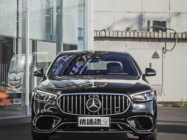Mercedes-Benz AMG S 63 L E Performance