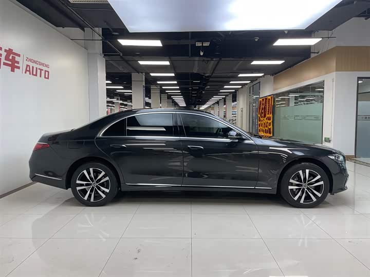 Mercedes-Benz S-Class S 400 L Luxury (2022 Facelift)
