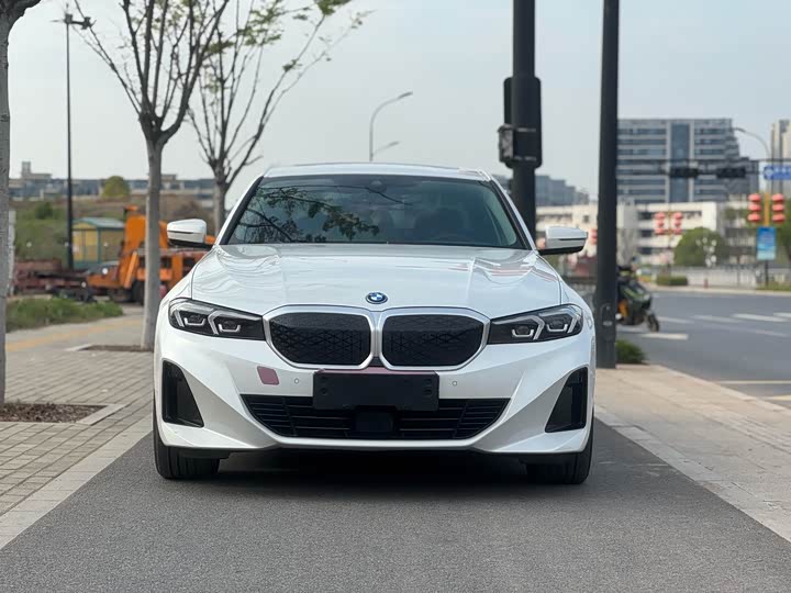 BMW i3 eDrive 35 L
