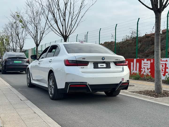 BMW i3 eDrive 35 L