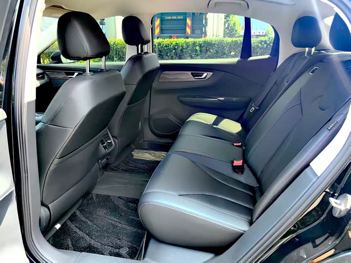 Hongqi E-QM5 431 km Charging Enjoy Edition