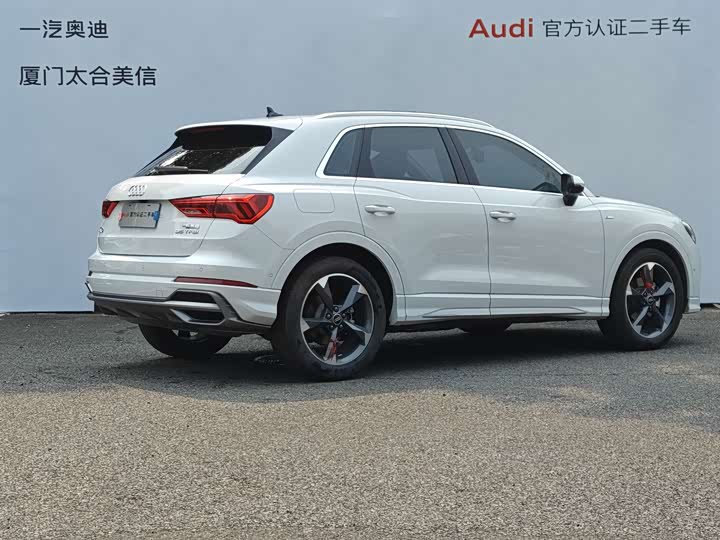 Audi Q3 35 TFSI Fashion Dynamic (1.5T)