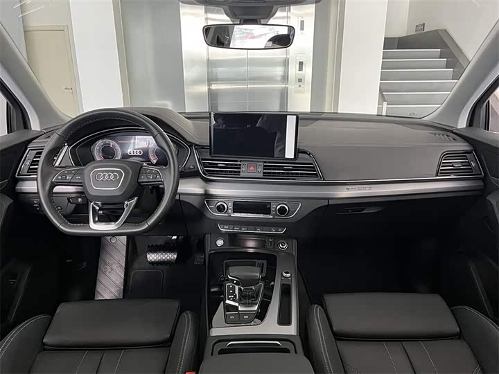 Audi Q5L 40 TFSI Style Sport