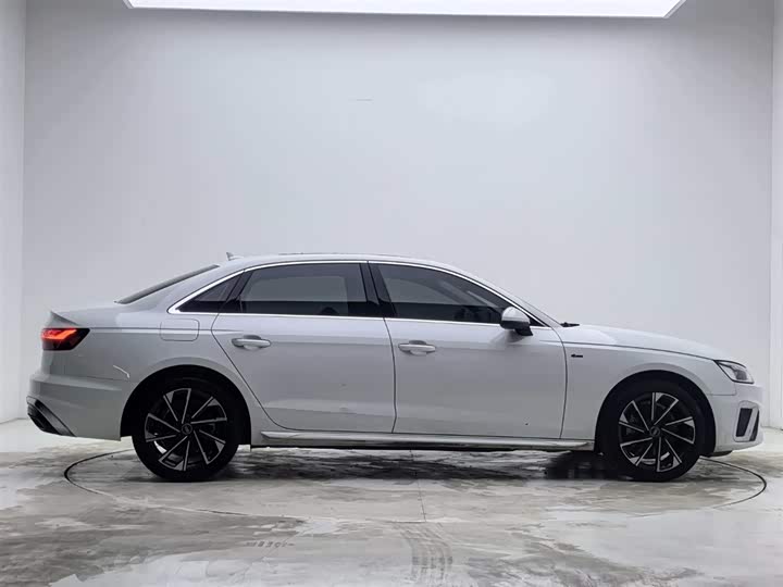 Audi A4L 40 TFSI Style Sport