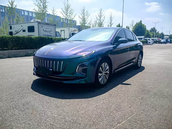 Hongqi E-QM5 431 km Charging Enjoy Edition