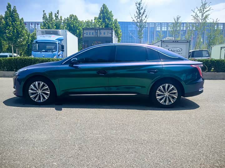 Hongqi E-QM5 431 km Charging Enjoy Edition