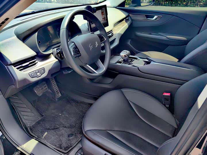 Hongqi E-QM5 431 km Charging Enjoy Edition