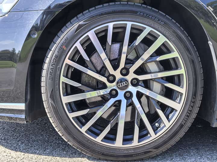 Audi A8L