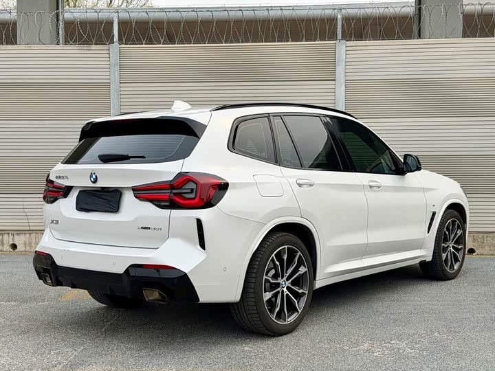 BMW X3 xDrive30i Leading M Night Package Facelift