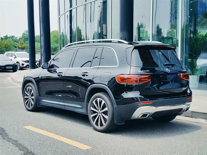 Mercedes-Benz GLB 220 Fashion