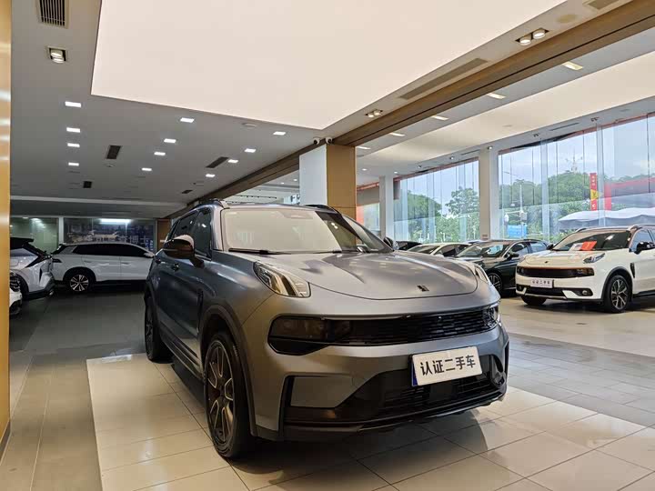 Lynk & Co 01