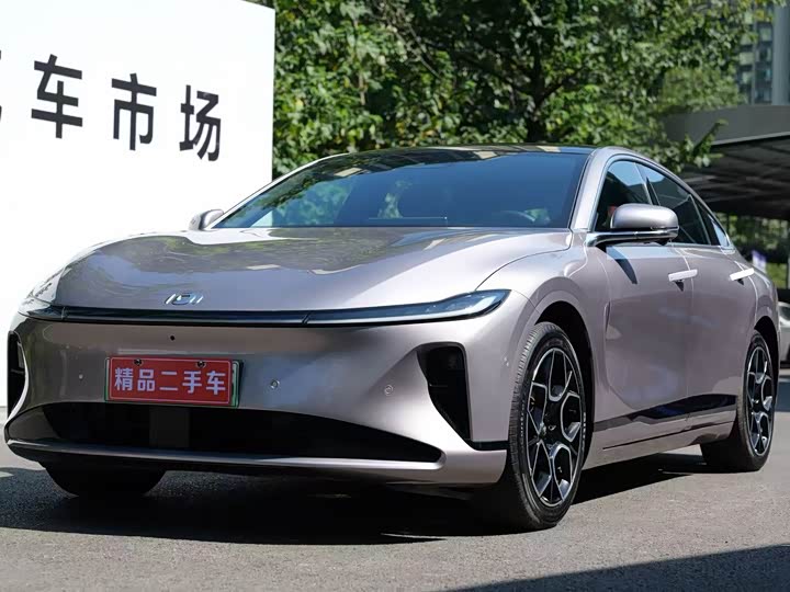 Changan Qiyuan A07 Blue Whale BEV 710 Flagship