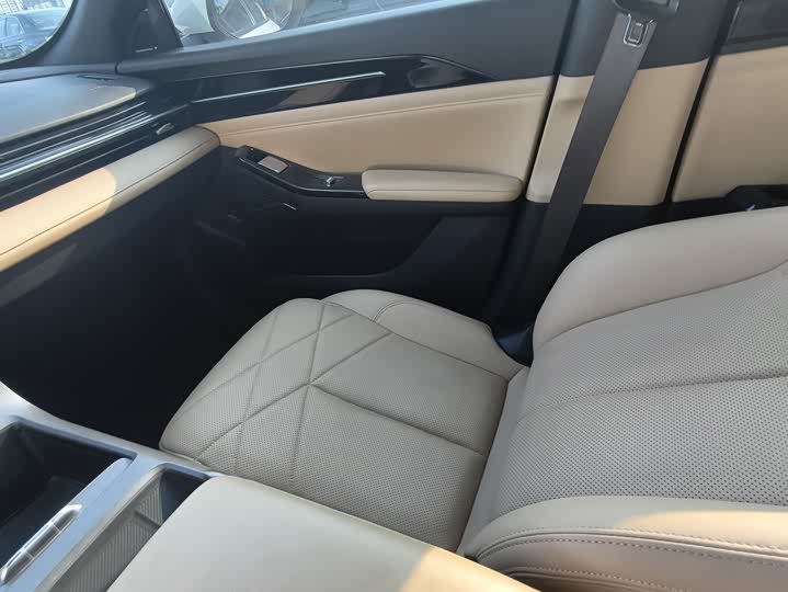 Geely Galaxy L6
