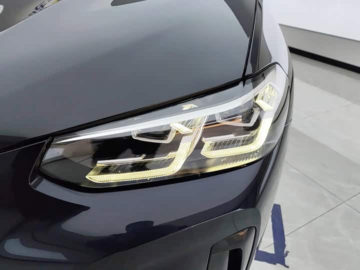 BMW X3 xDrive30i Leading M Night Package Facelift