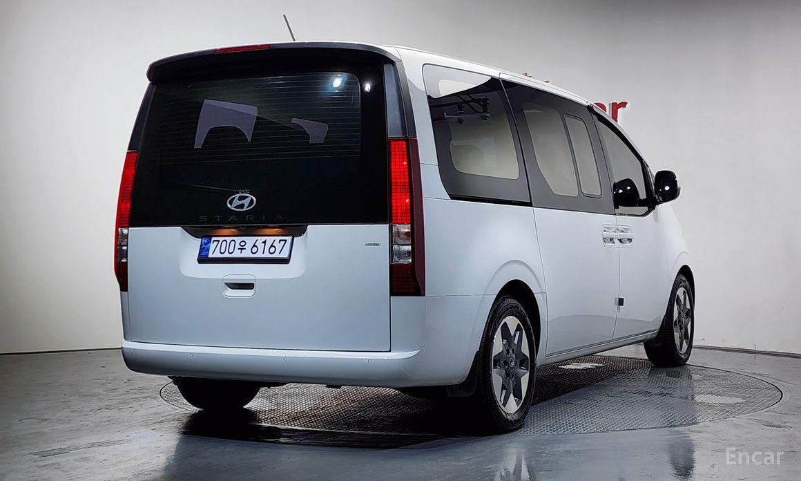 Hyundai Staria 2025