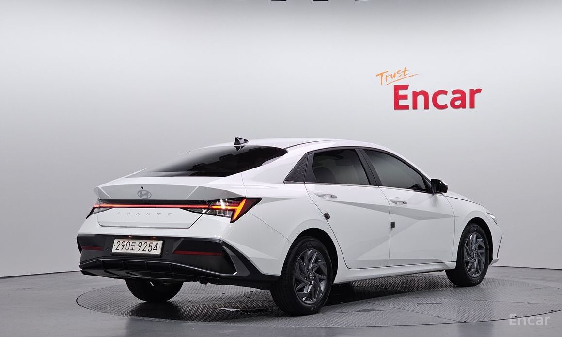 Hyundai AVANTE 2025