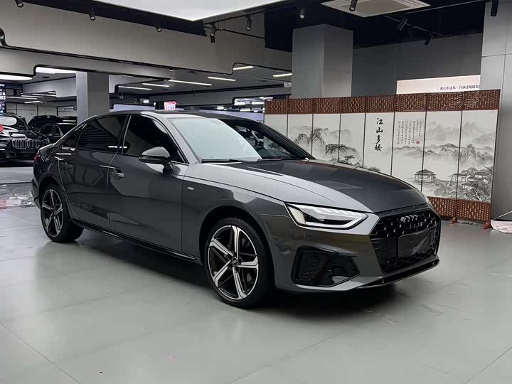 Audi A4L 40 TFSI Luxury Sport