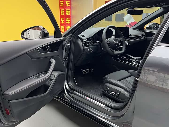 Audi A4L 40 TFSI Luxury Sport
