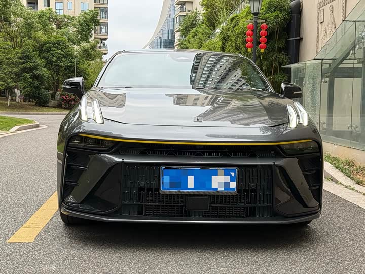 Lynk & Co 03