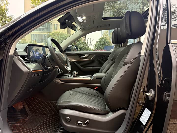 Hongqi HS5