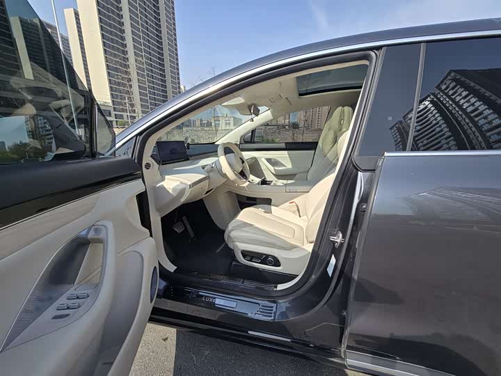 Luxeed Luxeed R7 EREV 251 km Pro