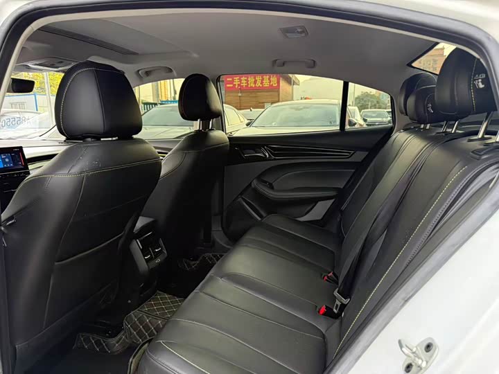 Roewe i5 1.5 CVT Platinum