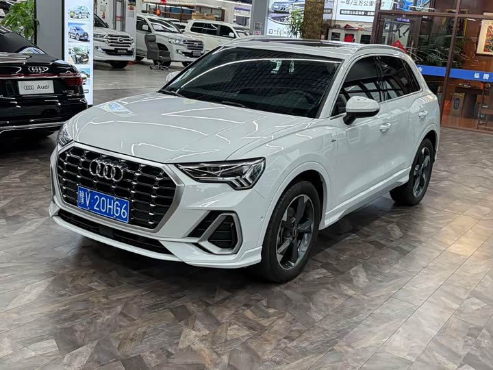 Audi Q3 35 TFSI Fashion Dynamic (1.4T)
