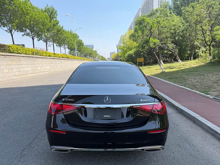 Mercedes-Benz S-Class