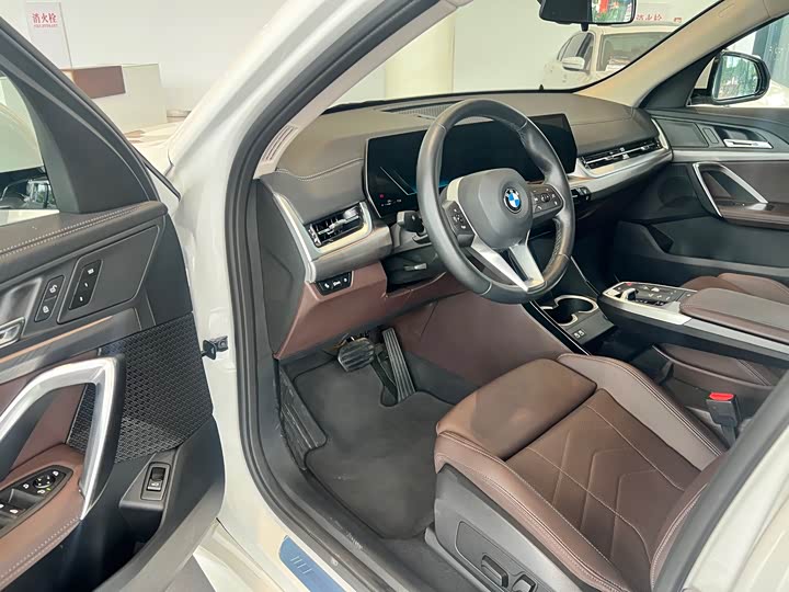 BMW X2 (Im port) s Drive25i M Sport Package