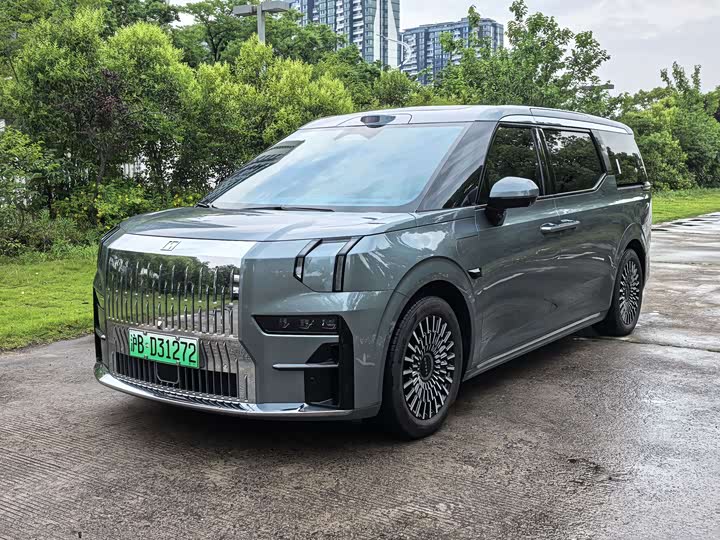 Zeekr 009 6-seat Executive