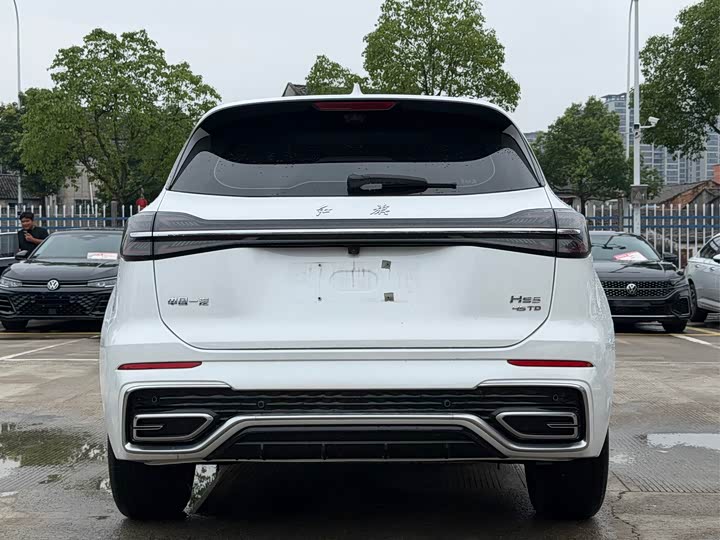 Hongqi HS5