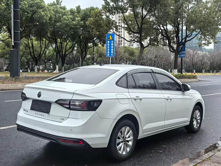 Volkswagen Lavida New Sharp 1.5 Outstanding New Yi