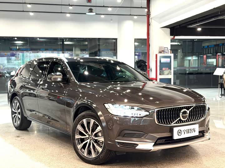 Volvo V90 Cross Country B5