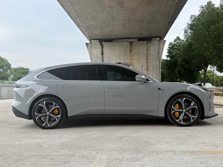 Nio ET5T