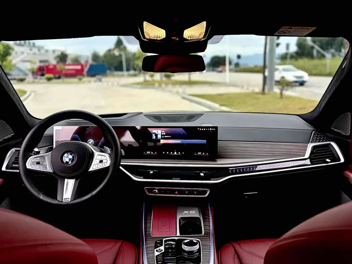 BMW X5 xDrive30Li M Sport Package
