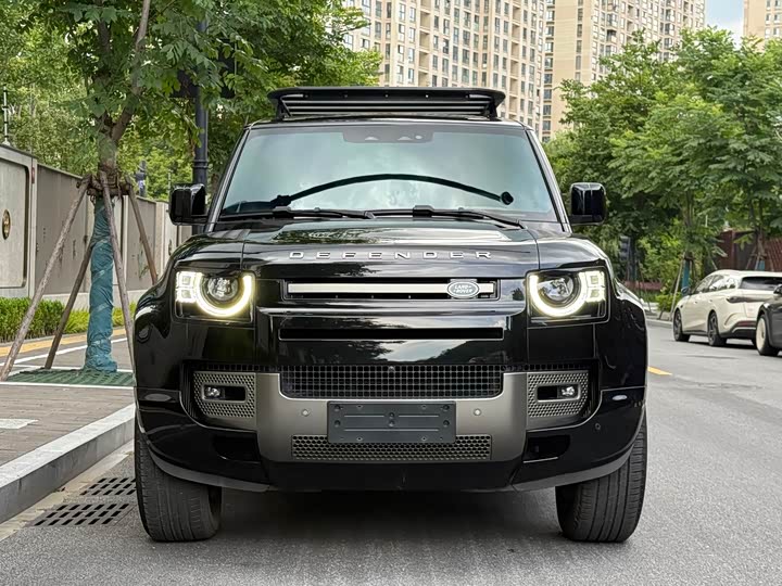 Land Rover Defender 110
