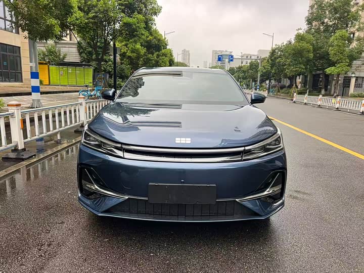 Geely Galaxy A7 EM-i 150 km Xingjian