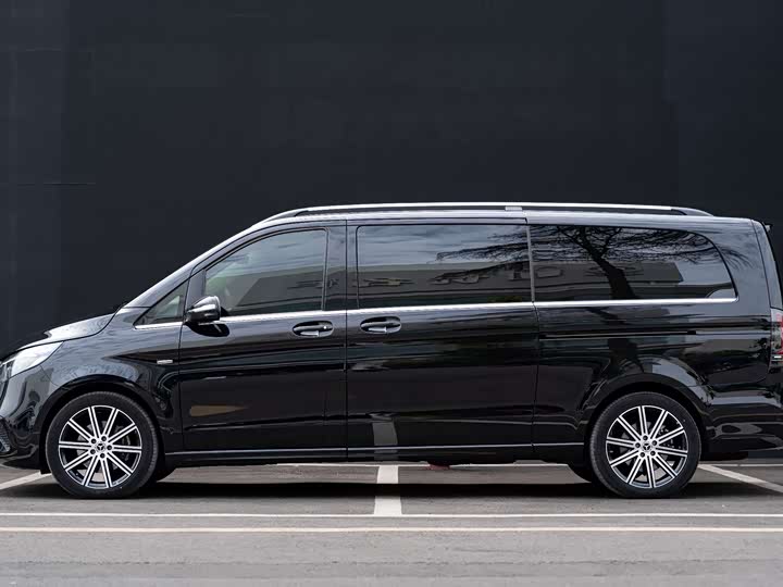 Mercedes-Benz V-Class V 300 L LWB Premium