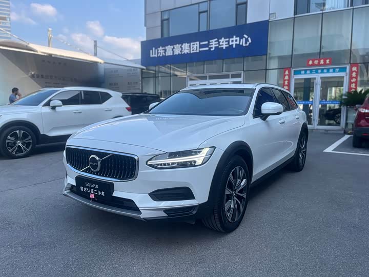 Volvo V90 Cross Country B5