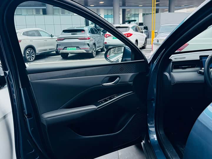 BYD Qin PLUS DM-i Smart Drive 120 km Chaoyue