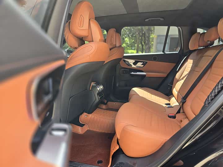 Mercedes-Benz GLC 260 L 4MATIC Dynamic 5-Seater