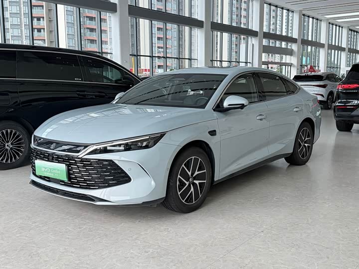 BYD Qin L DM-i Smart Drive 120 km Chaoyue