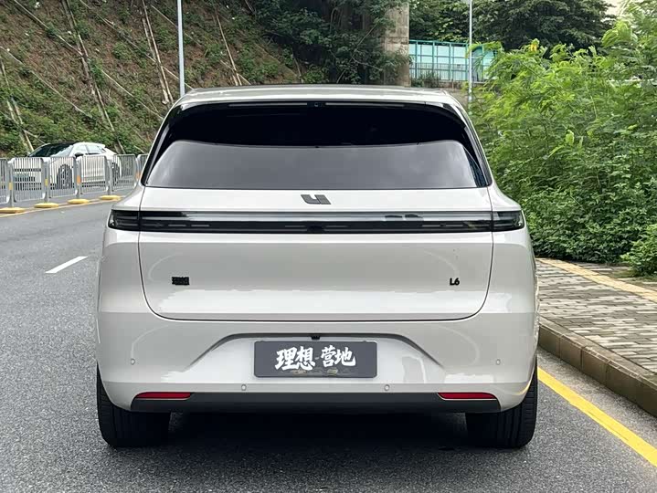 Li Auto L6
